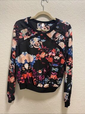 Xhilaration Black Floral Long Sleeve Top